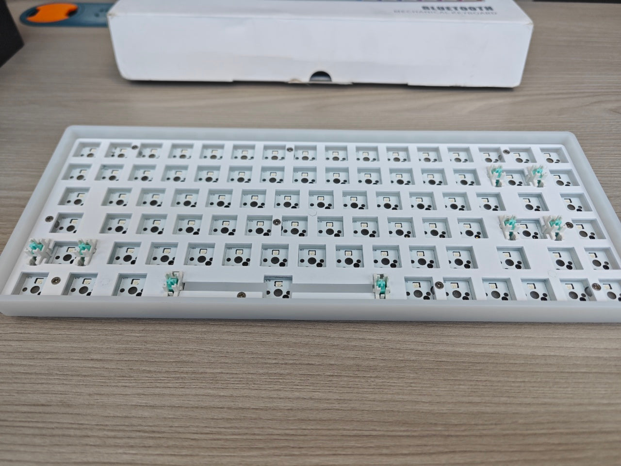 BitPC Mechanical Keyboard Keys Three Mode Customized Hot Swap Wired Wireless Bluetooth 2.4g RGB Keyboard